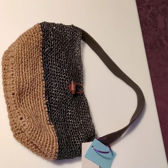 Handmade Crochet Tan Twine Black Pearlescent Curling Ribbon Leather Tote - Picture 15 of 15